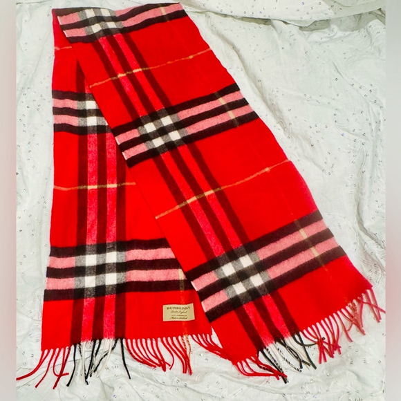 Authentic Burberry 100% Cashmere Red Check Scarf - Made in Scotland- Like New - Picture 7 of 10
